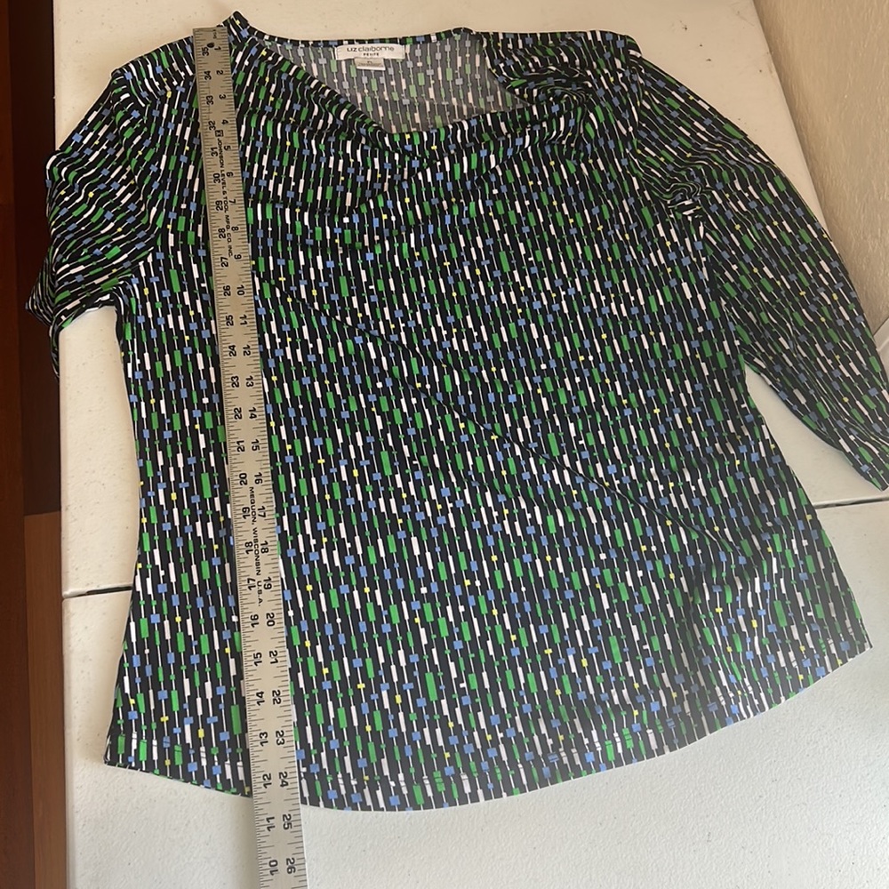 Liz Claiborne, Colorful Print, 3/4 Sleeve Top, Size LP - Picture 7 of 7